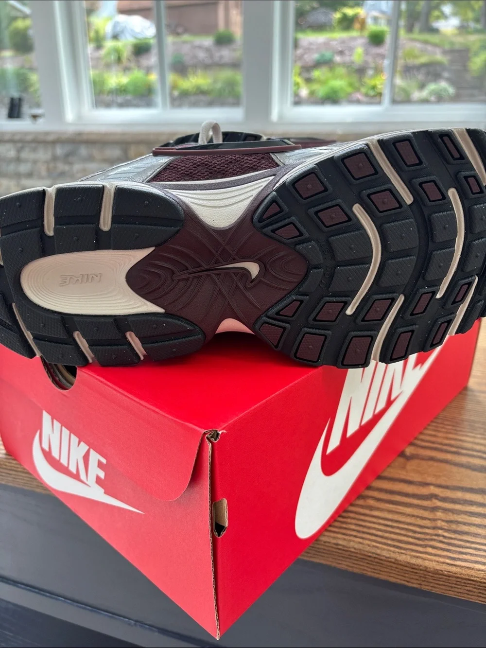 Women’s Nike V5 RNR - Picture 5 of 8